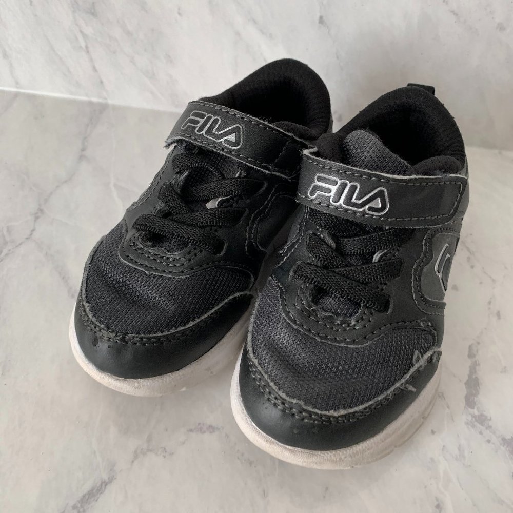Fila Toddler Baby Boys Black sneaker size 6.5